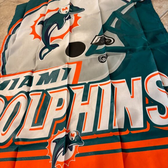 Wincraft Sports NFL Miami Dolphins Helmet Logo 36" x 26" Football Polyester Flag - Picture 5 of 9